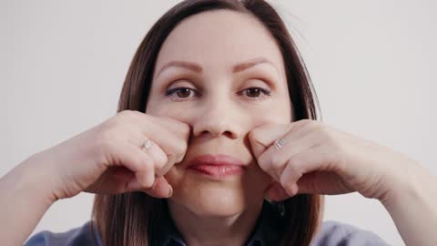 stimulating facial massage