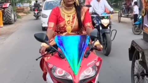 Kurchi Madathapetti 🔥 #ladybiker #virals | Joyi_Official | Thaman S · Kurchi Madathapetti