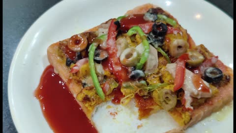 Bread loaded pizza | pizza make at home | Loaded pizza |