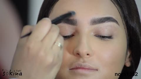 Drawing and arranging eyebrows in a way
