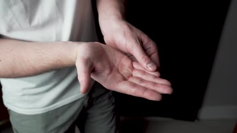 10 Cool Magic Tricks with Hands