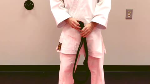 Learning to tie your new Karate Belt