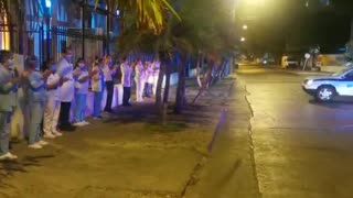 Policía rinde homenaje médicos de Cartagena
