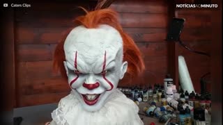 Artista cria escultura assustadoramente real do palhaço Pennywise