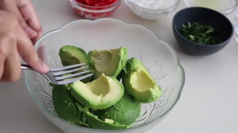 How to Make Fresh homemade Guacamole