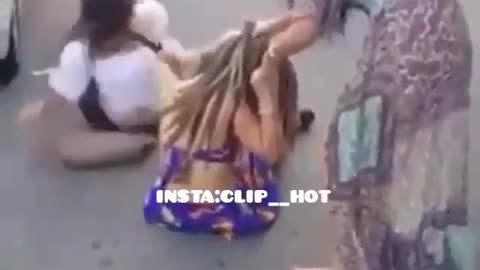 Cool video, girls fight