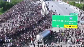 Embestida de un camión a manifestantes en Mineápolis