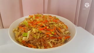 STIR FRIED GLASS NOODLES WITH CHICKEN STRIPS