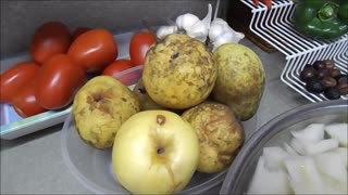 Cutting Pears: 2 Easy Ways