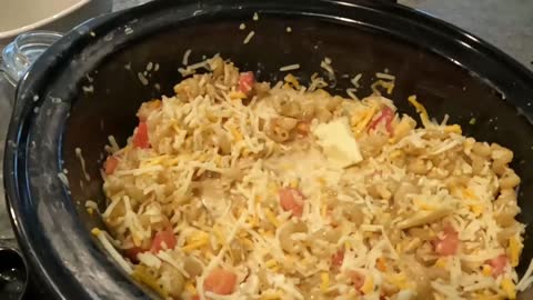 Taco Uppercut Crockpot Mac & Cheese for Crocktober 2022!