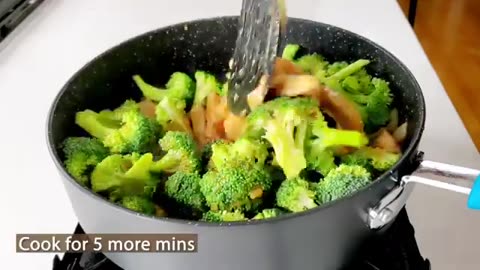 One Pan Chicken and Broccoli Stir Fry | Dinner in 30 Minutes