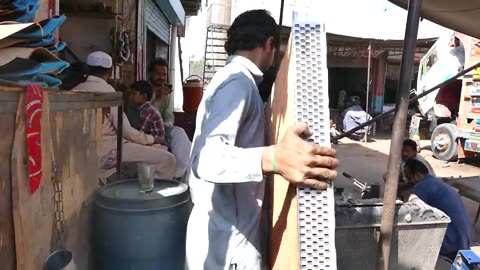 Amazing Technique of Fixing a Truck Radiator