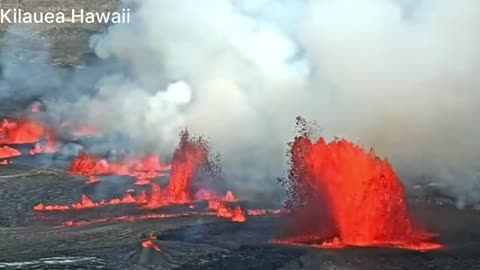 🚨#BREAKING: Kilauea Volcano has just begun to Erupt as it’s currently unleashing Massive ...