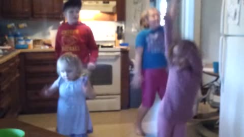 Kids bust out priceless 'Nae Nae' dance