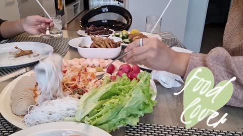 Thai Food Party 🇹🇭 #finland #thaifood #foodparty #อาหารไทย #sisterhood #snowing