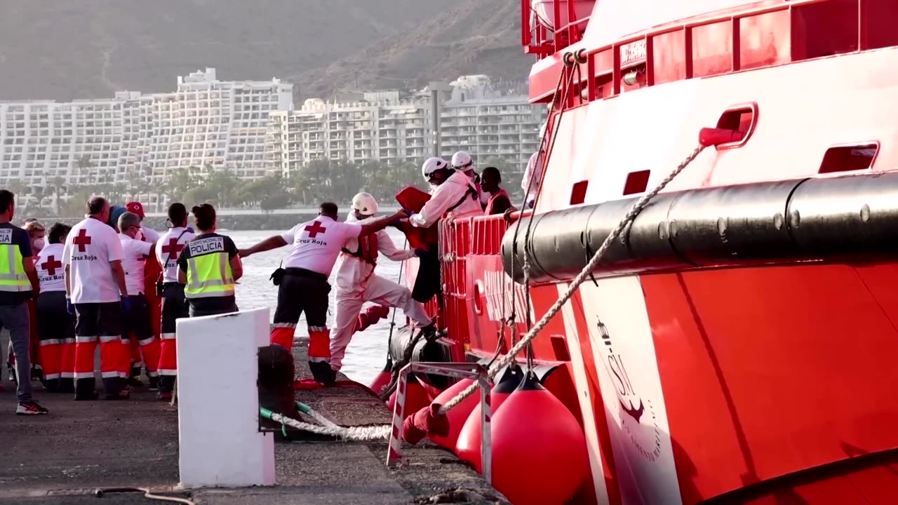 Spanish coast guard rescues dozens of migrants