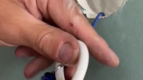 How to effectively line the wire when your hand can't reach it