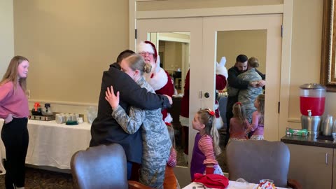 AbileneSanta Surprise soldier welcome home.