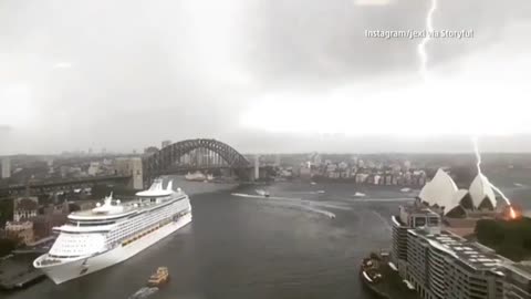 Four People Were Hit by a Lightning Strike Close to the Sydney Opera House in Australia