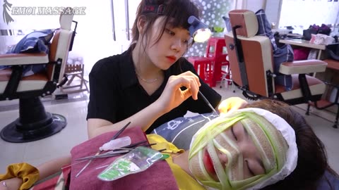 Sexy Girl Face Shaving!! Vietnam is the world's best in face care and ear cleaning