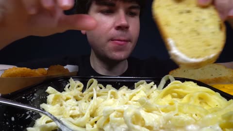 ASMR MUKBANG CREAMY CHEESE PASTA & CRISPY CHICKEN NUGGETS - WITH CHEESE & GARLIC BREAD