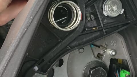 P2 Volvo driver airbag removal tip