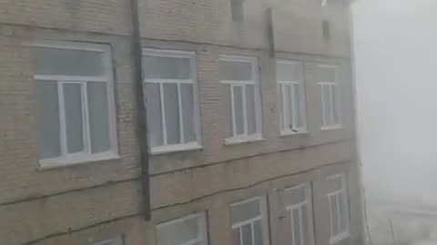 🚨URGENT: An unexpected snowstorm with strong winds causes chaos in Altai Krai, Russia! 🌬❄️