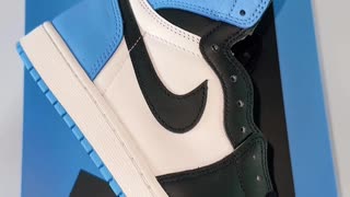 Jordan 1 Retro High UNC Toe