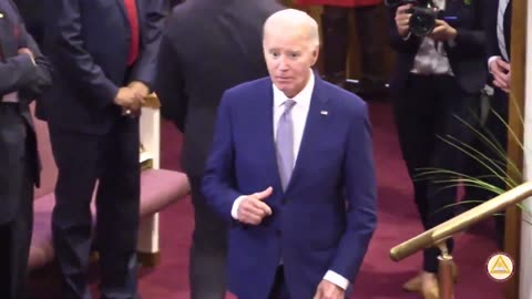 Biden leaves the pulpit, immediately gets confused