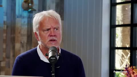 Actor Tim Robbins Speaks with Russel Brand about How People Demonized the Unvaccinated.
