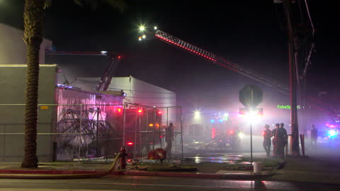 2-alarm structure fire near Las Vegas Arts District