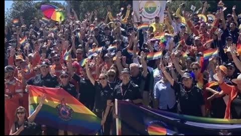 Melbourne Police intimidate Freedom Protesters but march with Gays the next day