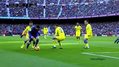 Lionel Messi ● 17 Genius Highlights of 2017 Season