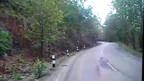 Thailand, Mae Hong Son - cycling up a hill