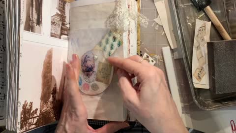 Episode 25 - Junk Journal with Daffodils Galleria