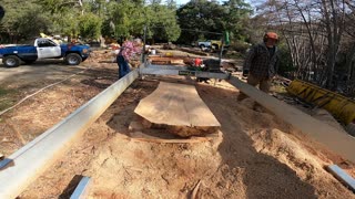 Oak slabs milling with Mikes Lucas mill