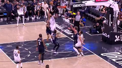 NBA - Rudy Gobert finishes the alley-oop with authority 💪 Timberwolves-Magic