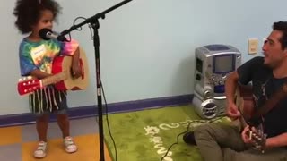 Dad & Daughter Adorably Sing The Abc Song