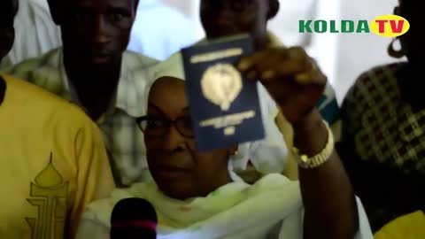 Macky Sall dsitribue les passeports diplomatiques à sa clientèle politique