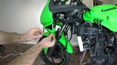 Removing and Installing Fairings on a 2011 Ninja 250