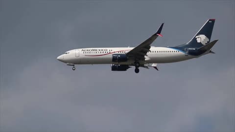 Aero México Boeing 737-800 arriving at St Louis Lambert Intl - STL