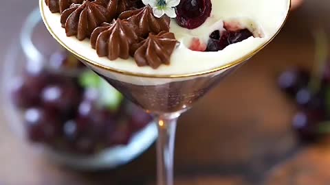 Eggless Black forest triffles