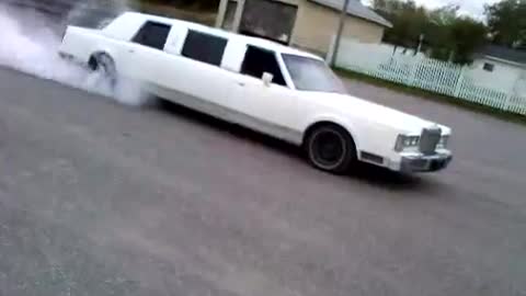 LIMOUSINE BURNOUT!