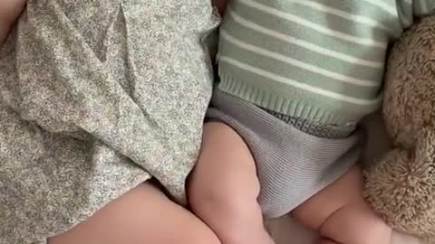 Adorable sleeping twins will leave you in awe and wonder