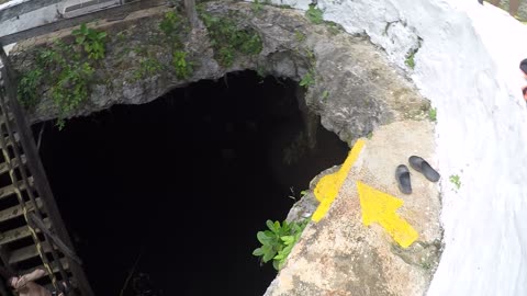 Jumping into cenotes