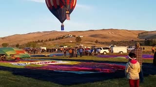 Reno Balloons Lift our Flag to the National Anthem