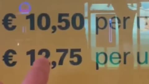 Quanto si guadagna in Olanda lavorando per McDonalds? questa è la paga oraria minima lorda che danno ad un dipendente ma lo dicono pubblicamente eh,varia in base all'età il salario mensile minimo lordo nei Paesi Bassi nel 2023 è di 1934 euro