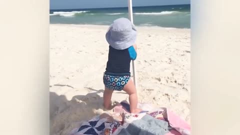 Extremely Funny Pole Dancing Baby!