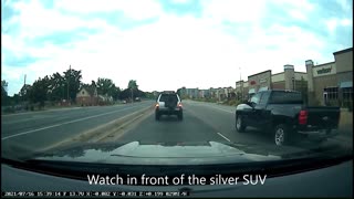 Idiot Driver Makes Dangerous Right Turn