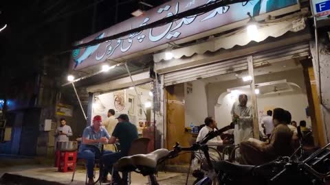 Pakistan Street Food at Night!! Vegans Won’t Survive Here-9